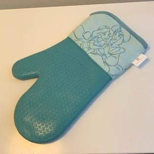 Disney Jasmine and Aladin kitchen Silicon Mitten